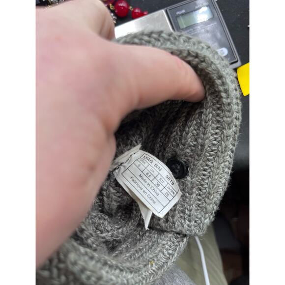 Ugg Women's Gray Classic Cardy Boot Shoes Cable Knit Boots Size 8 - Picture 7 of 14